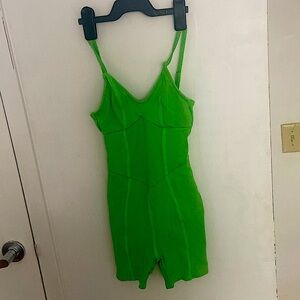 I’m selling this green jumper